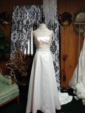 Mori Lee Ivory Wedding Dress With Floral Embroidery Size 6 picture