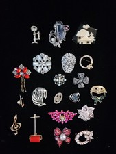 Vintage Brooch Lot of 20 pieces. 3 signed AJC, Lucinda, Gerrys picture