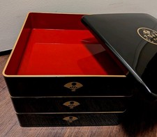​Kyoto Shimogamo Saryo Jubako Japanese Osechi Bento Box Lacquerware Black Gold picture