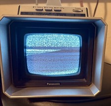 Vintage 1985 Panasonic Portable AC/DC Batt  TV/FM/AM Radio Works Great TRG-523T picture