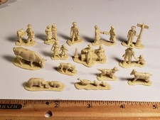 Vtg Lot MARX MARXVILLE Miniature HO Scale CIVILIAN TRAIN FIGURES Plastic Animals picture