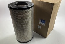 Carquest 87803 Air Filter Replaces: 42803 2803 LAF8669 AF25756 RS3744 142-1339 picture