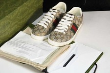 New Gucci Ace Sneakers GG Supreme Canvas with Gold Bees Men's Shoe picture