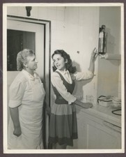 ELIZABETH LIZ TAYLOR Young Lady National Velvet ORIGINAL 1946 Candid Photo J1636 picture