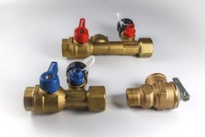 Rinnai MIVK-T-LW Plumbing Installation Valve Kit Threaded - Box Dmg picture