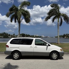 2002 Toyota Sienna XLE ONLY 89K MILES TWO OWNER CLEAN CARFAX FLORIDA RUST FREE picture