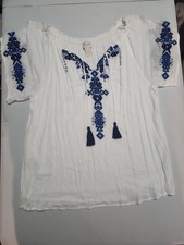 Chico's Women's Peasant Top White with Blue Embroidery Size 3 picture