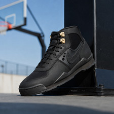 Nike Baltoro Black Metallic Gold Men's IH4450-001 New picture
