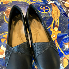 Clarks Collection Women’s Leather Slip-On Flat Round Toe Black B US 8.5 picture