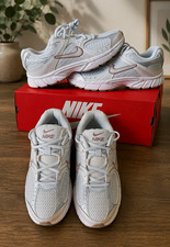 Nike V5 RNR Mesh Low Top Lace-Up Athletic Sneakers White/Gray New w/ Box picture