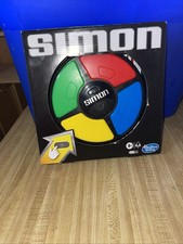 Hasbro E93835L0 Simon Handheld Electronic Game picture