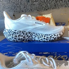 Brooks Revel 9 Women Mesh Cushioned Lace-Up Running Sneakers White/Gray/Black picture