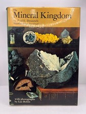 The Mineral Kingdom Paul E. Desautels Smithsonian Institution 1969 Hardcover picture