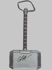 Chris Hemsworth Thor 17