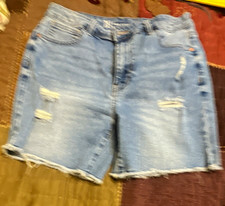No Boundaries Women's Blue Light Wash Denim Bermuda Shorts Frayed 11 30in picture