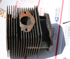 9412 VINTAGE MOTORCYCLE CYLINDER   UNSURE ???? picture