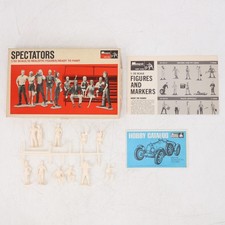 Monogram 1/32 Spectators Model Racing 10 Realistic Figures Ready to Paint RS3103 picture