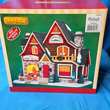 Lemax Treeline Bar & Lounge Porcelain Illuminated Lighted Building, Boxed picture