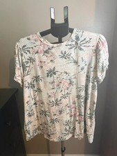 Torrid Ivory and Pink Floral Knot Sleeve Tee Size 1 picture