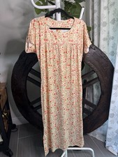 VTG 80s Floral Muumuu House Dress Ditsy Grannycore Cottagecore Loungewear S picture