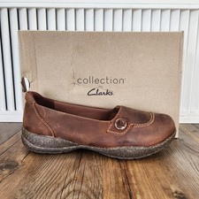 Clarks Roseville Sky Loafers Womens Size 8 Wide Mahogany Leather Slip On Shoes picture