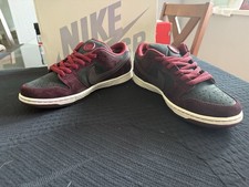 Riot skateboards Nike SB Dunk Low Pro QS Skateboarding Shoes Burgundy Mens US 10 picture