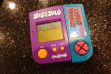 Vintage ZIG and ZAG   Handheld Electronic Tabletop  LCD Video game  D9  RARE picture