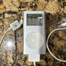 Vintage Apple iPod nano 1st Gen 4GB Silver A1137 Digital Music Player USB 2.0 picture