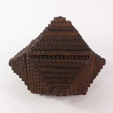 Antique Tramp ART Wood Carved Box w/Lid Primitive Americana Folk ART Unique Vtg. picture