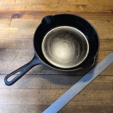 BEAUTIFUL Griswold #5 Cast Iron 8