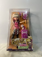 Bratz Neon Runway  Cloe With Neon Zoe Dog BRAND NEW picture