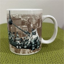 Vintage 1993 Warner Bros Studio Store Looney Tunes New York NY Helluva Town Mug picture