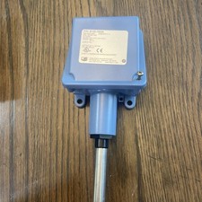 Ue United Electric B100-15534 Temperature Controller 15-140f 480v-ac picture