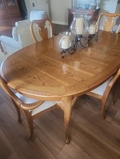 Beautiful Thomasville Solid Oak Wood Table with 6 Chairs and Matching Hutch. picture