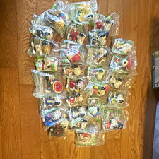 Vintage 1998 Snoopy world tour series 1 complete 28 piece set McDonald’s  picture
