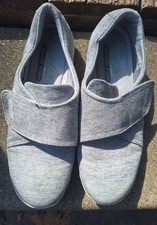 SKECHERS ACTIVE AVENUE Women's DISTINCTIVELY gray hook & eye 8.5 picture