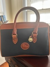 Dooney & Bourke Pebble Grain Women's Shoulder Bag - Black (FA789BBL) picture