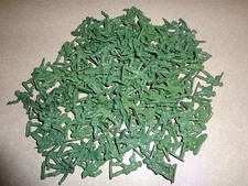 Lot of 1440 Green Plastic Mini Army Men 1