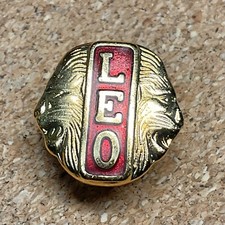 LEO Zodiac Twin Headed Lions Club Lapel Pin Vintage NOS picture