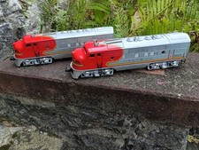 Vintage Lionel Santa Fe Diesel Locomotive Set 2333-20 Powered & Dummy F3 picture