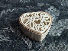 Lenox Porcelain Heart Keepsake Box Filigree Pattern Top Ribbed Sides Excel Cond picture