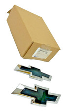 42670410 GM Black Gloss Front Grille & Rear Bowtie Emblem Set 2019-2019 Cruze picture