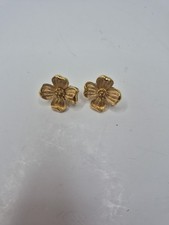 VTG CROWN TRIFARI TM 80's DOGWOOD GOLD TONE  CLASSIC CLIP EARRINGS picture