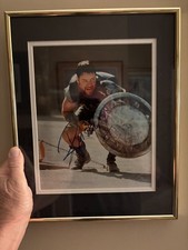 VINTAGE RUSSELL CROWE SIGNED AUTOGRAPH 
