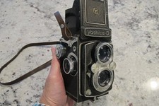 Yashica D TLR Camera 80mm F3.5 in very good condition picture