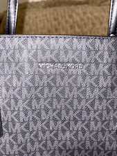 Michael Kors Voyager Large Tote Black/Gray Logo Double Handles Outer Pockets picture
