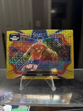 2025-26 Select Soccer  FIFA Pedri #247 Field Level Gold Mojo Prizm  1/10 Spain picture
