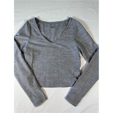 Athleta Gray V-Neck Long Sleeve Cropped Top Yoga Athleisure Slim Fit Size M picture