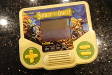 Vintage Simon's Quest  by  TIGER Handheld Electronic Tabletop LCD  Video game D7 picture