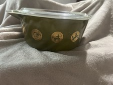 Pyrex Zodiac 2.5 quart casserole dish  picture